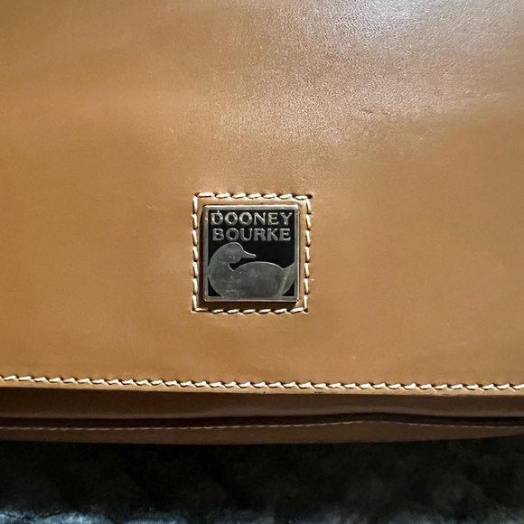 Dooney & Bourke Tan Leather Shoulder Bag, Italian Leather. - Picture 2 of 7